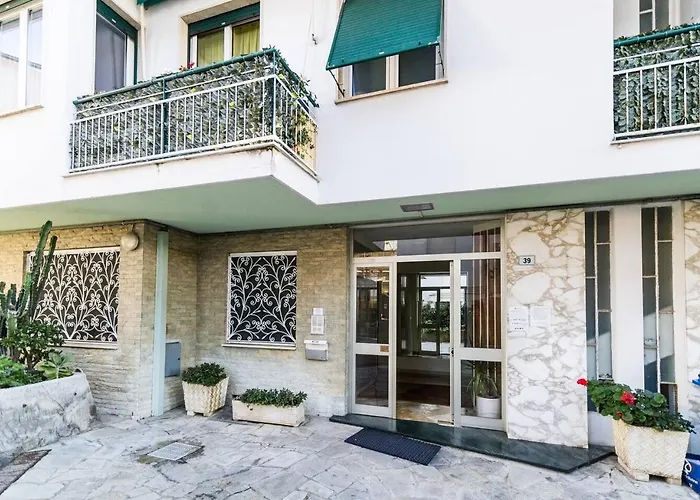 Grazioso Appartamentino A Due Passi Dalla Pista Ciclabile Con Giardino E Garage 아파트