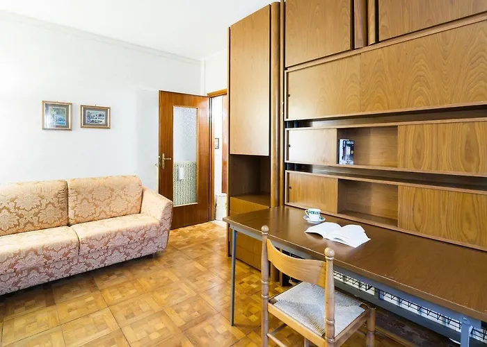 Grazioso Appartamentino A Due Passi Dalla Pista Ciclabile Con Giardino E Garage 산레모