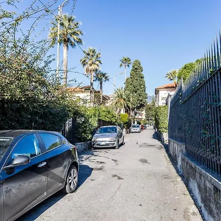 Grazioso Appartamentino A Due Passi Dalla Pista Ciclabile Con Giardino E Garage * Sanremo